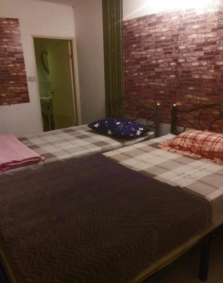 Srikrung Guesthouse Phra Nakhon Si Ayutthaya Habitación foto