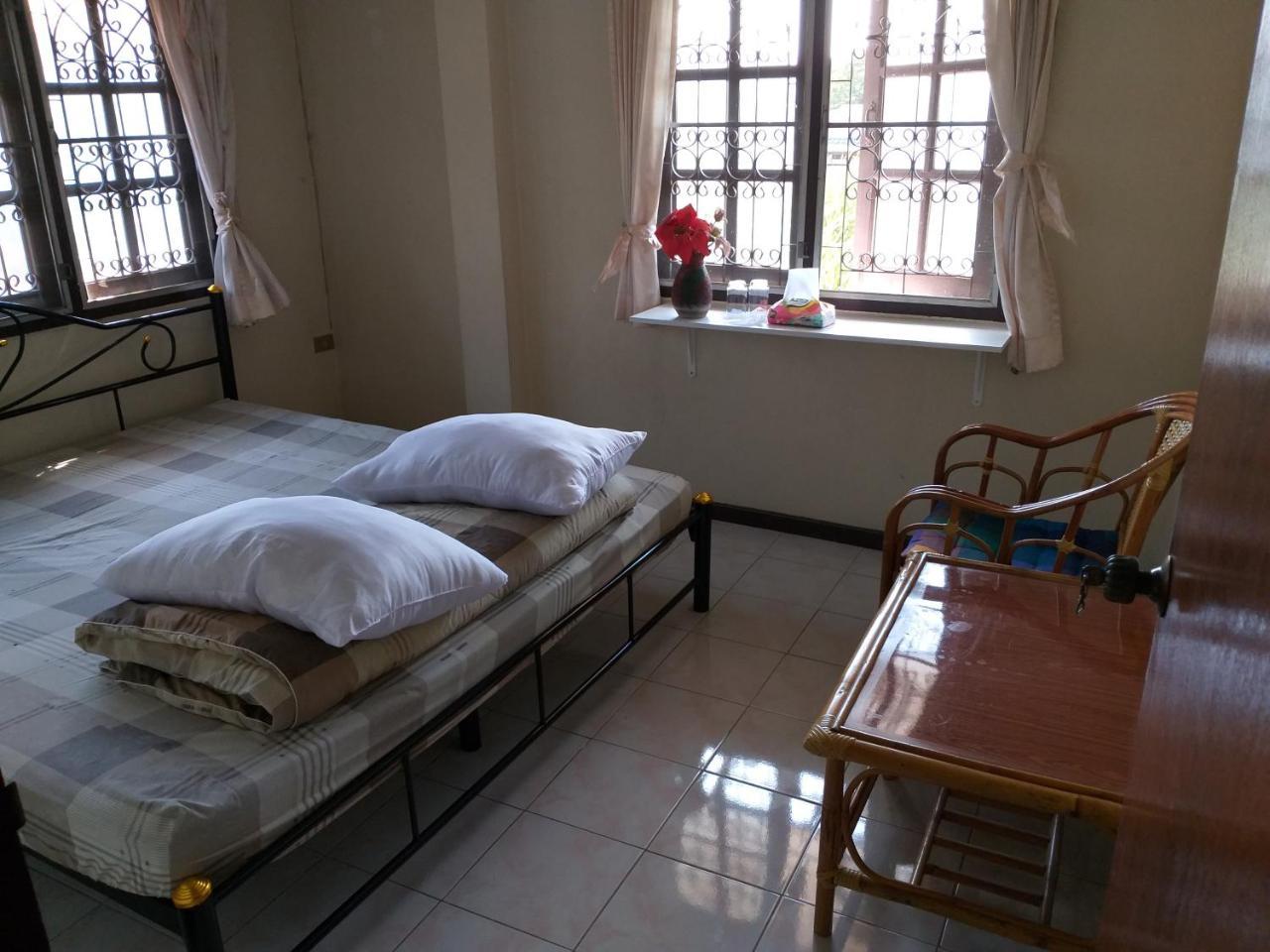 Srikrung Guesthouse Phra Nakhon Si Ayutthaya Exterior foto